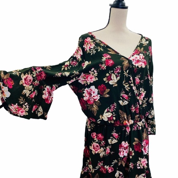 FLORAL Women's V-Neck Long Sleeve Romper - Picture 1 of 10